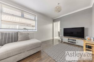 snug/lge- click for photo gallery